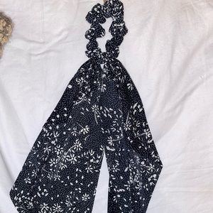 NWT EARTHBOUND flowy floral hair tie